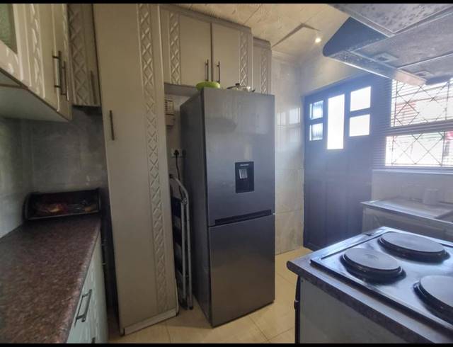 3 BEDROOM HOUSE FOR SALE IN UMLAZI Y